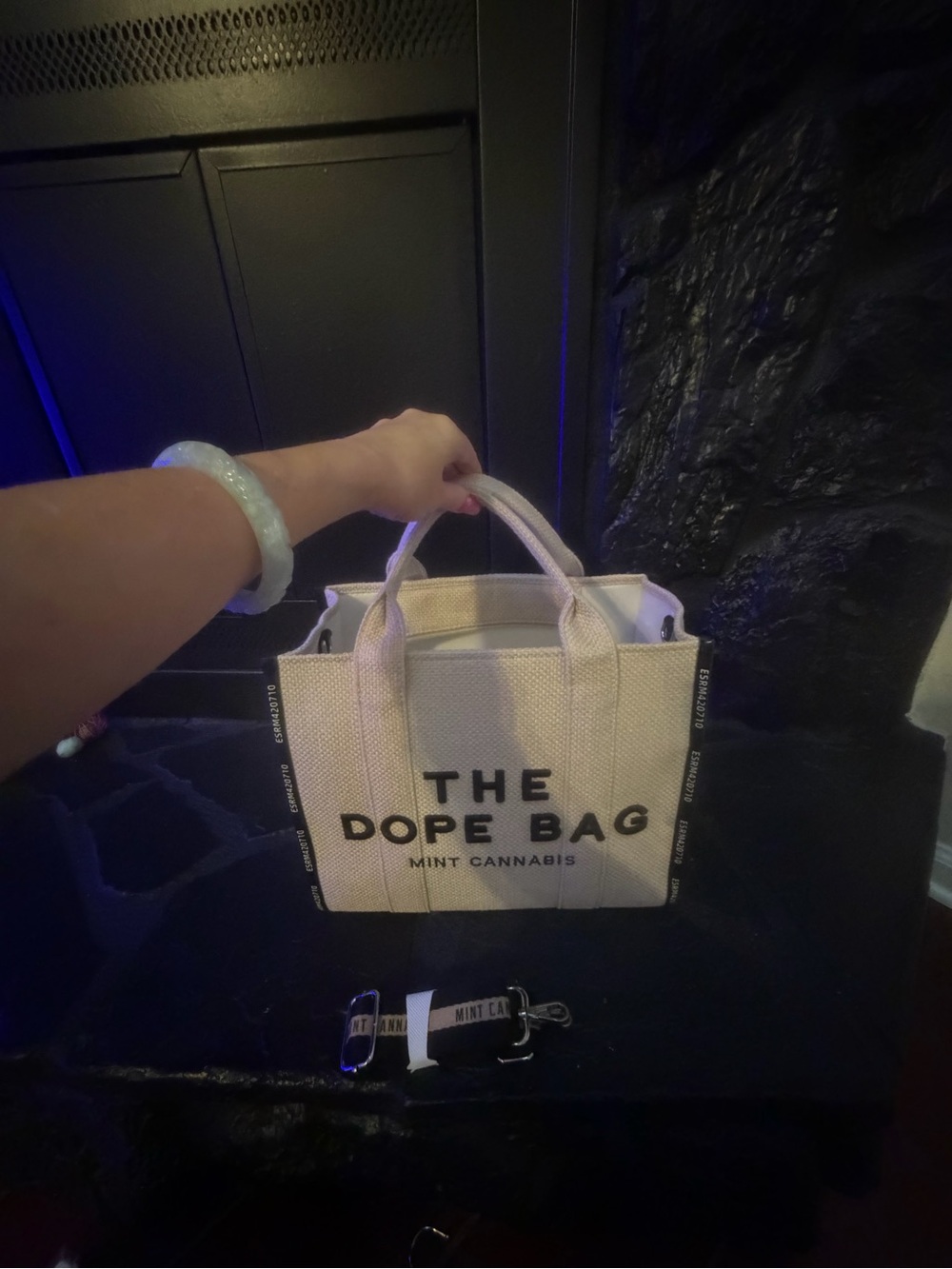 Mint Cannabis “The DOPE Bag” Canvas Tote - Cream - new without tags - Picture 8 of 8